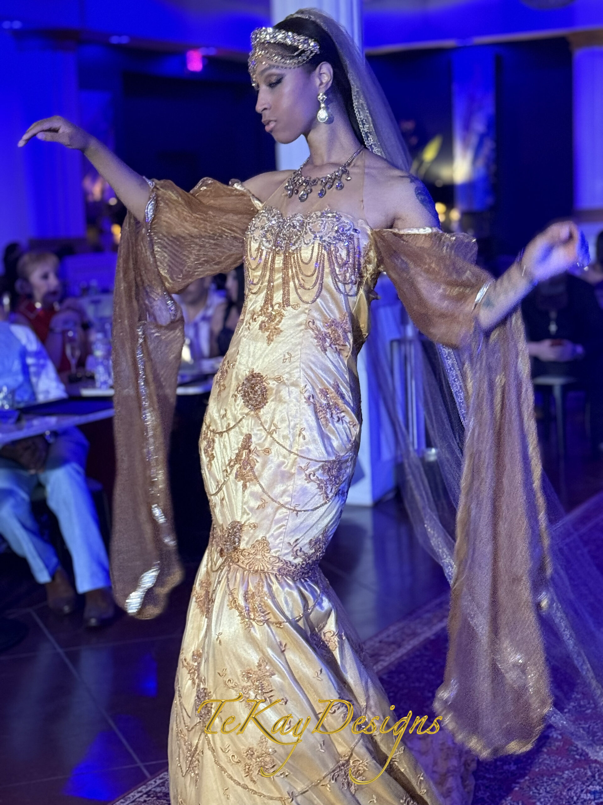 Queen Nefertiti Royal Veil